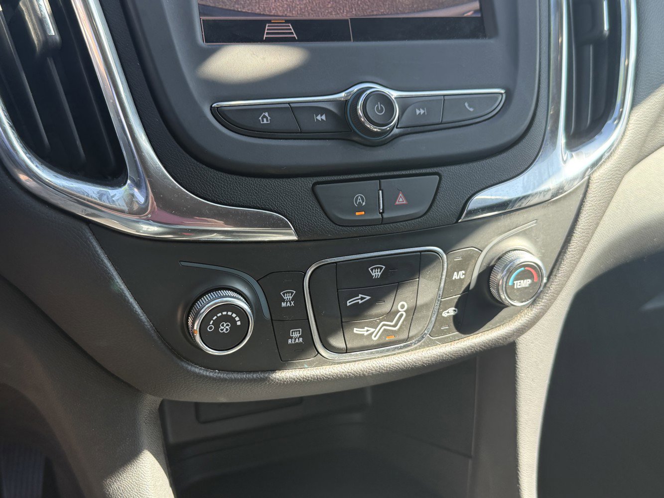 Used 2024 Chevrolet Equinox LT AWD/4WD image 13