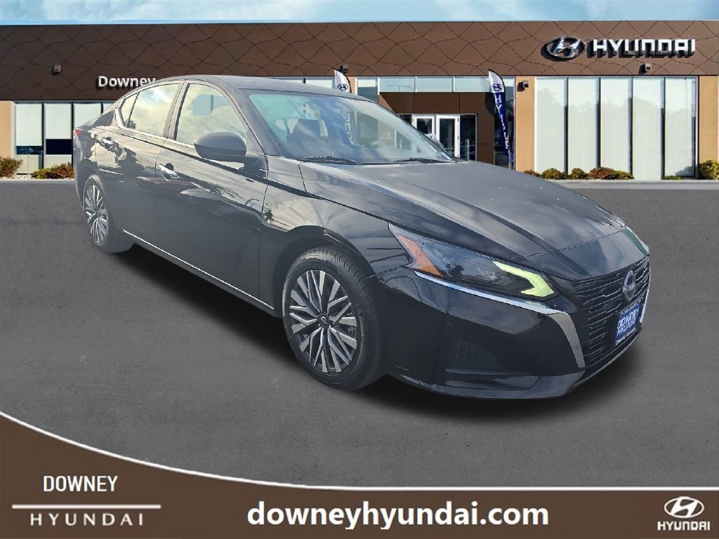 Used 2025 Nissan Altima 2.5 SV FWD image 7