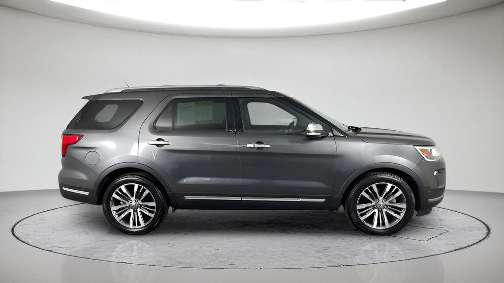 Used 2018 Ford Explorer Platinum AWD/4WD image 2