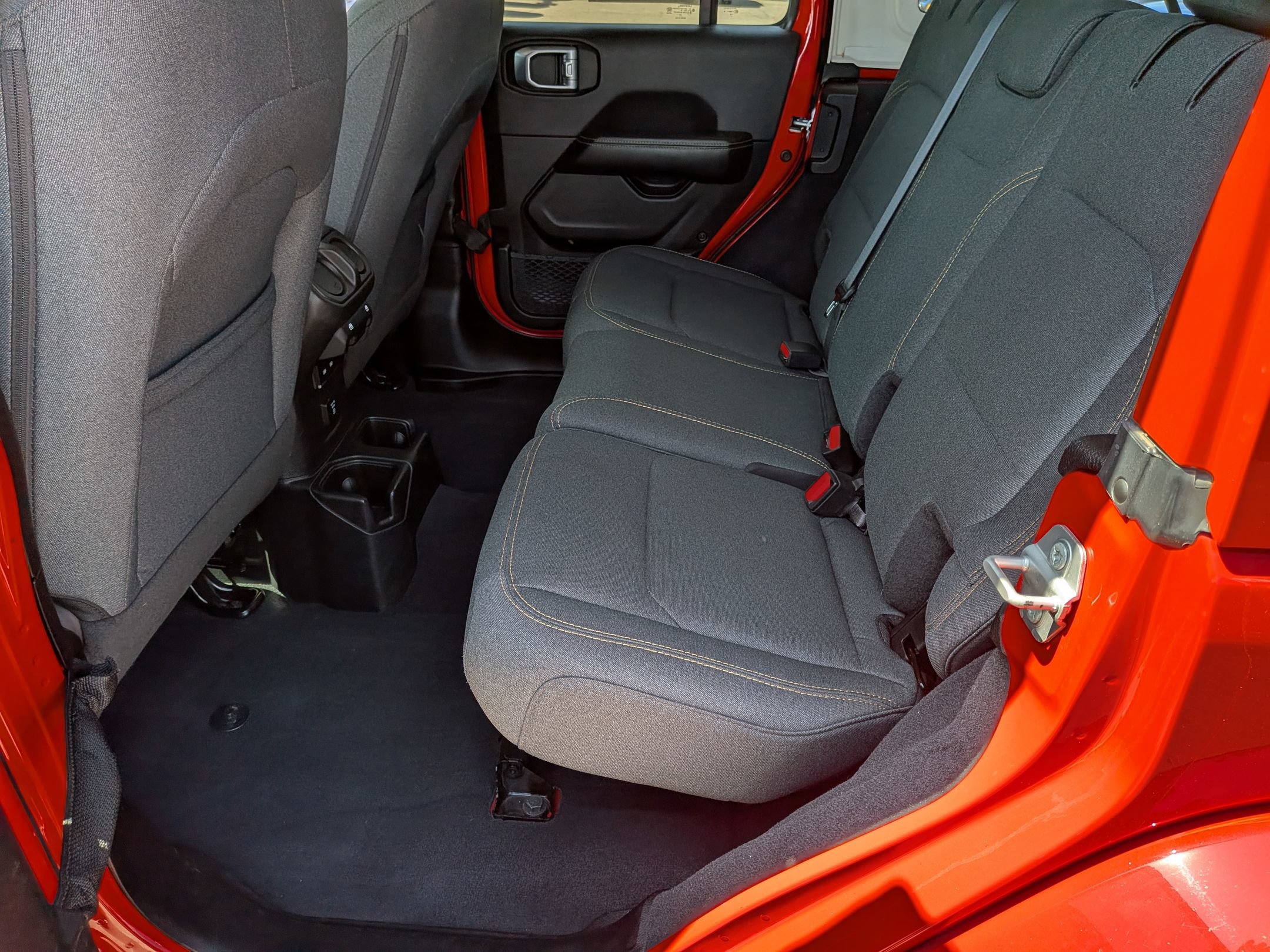 Used 2025 Jeep Wrangler Unlimited Sahara AWD/4WD image 25