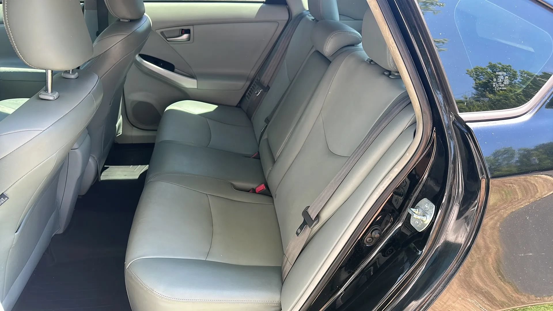 Used 2014 Toyota Prius Four w/ Solar Roof Package FWD image 18