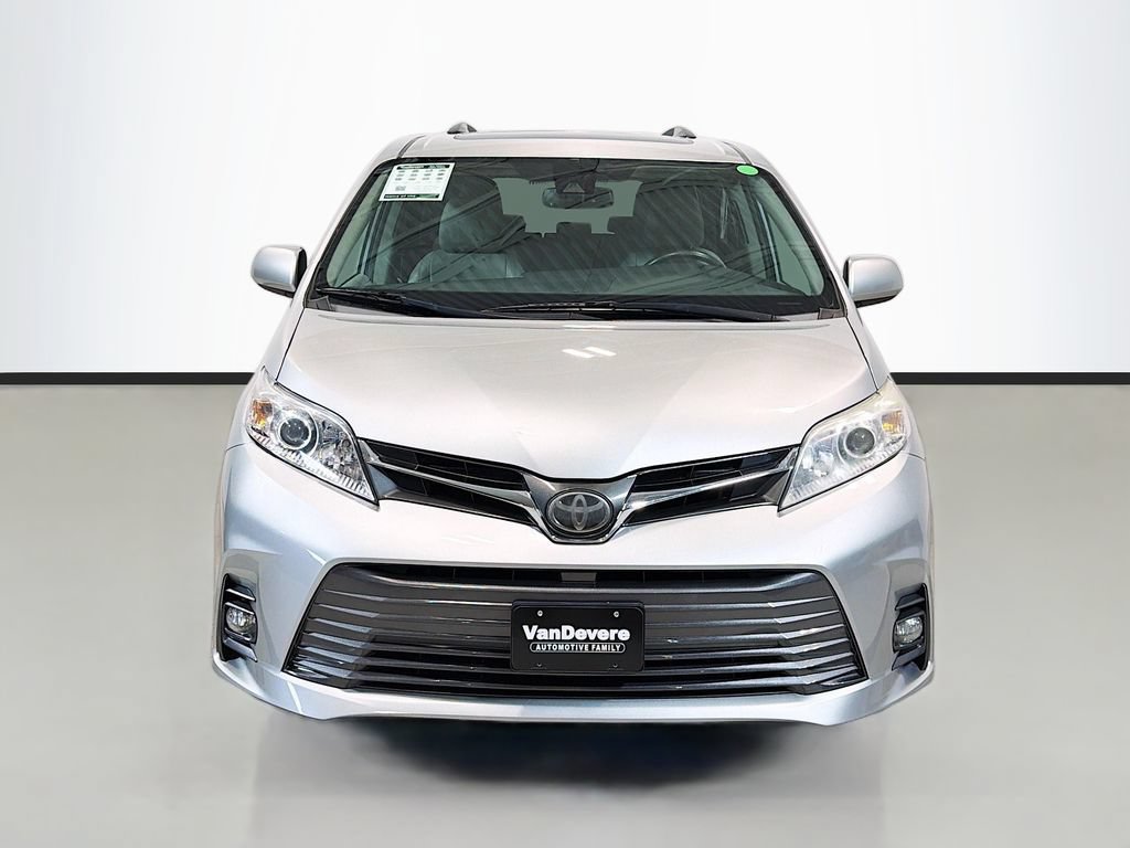 Used 2020 Toyota Sienna XLE w/ XLE Navigation Package AWD/4WD image 2