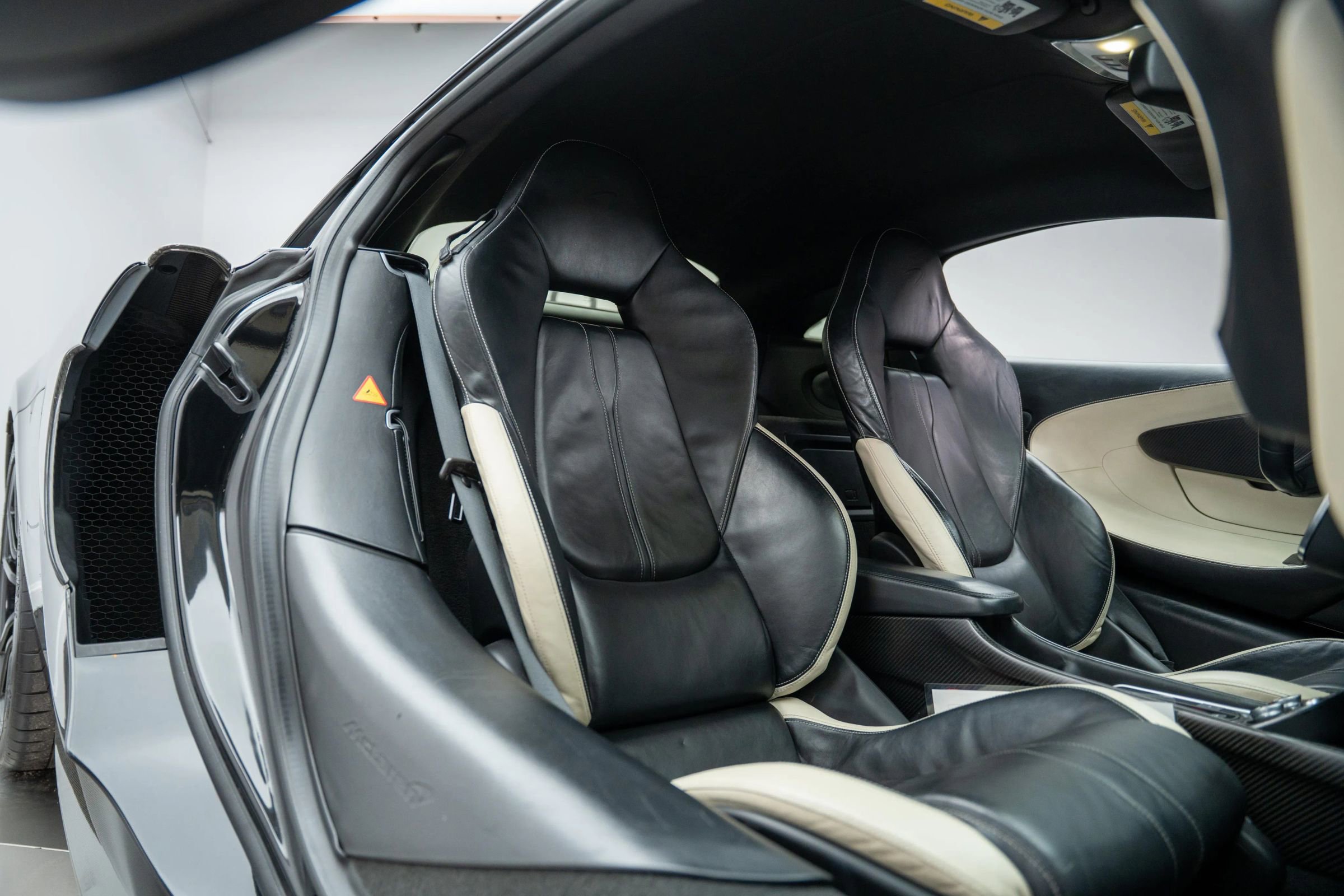 Used 2017 McLaren 570S Coupe image 23