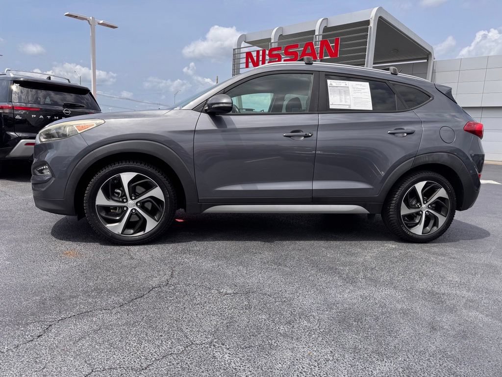 Used 2017 Hyundai Tucson Sport w/ Cargo Package FWD image 2
