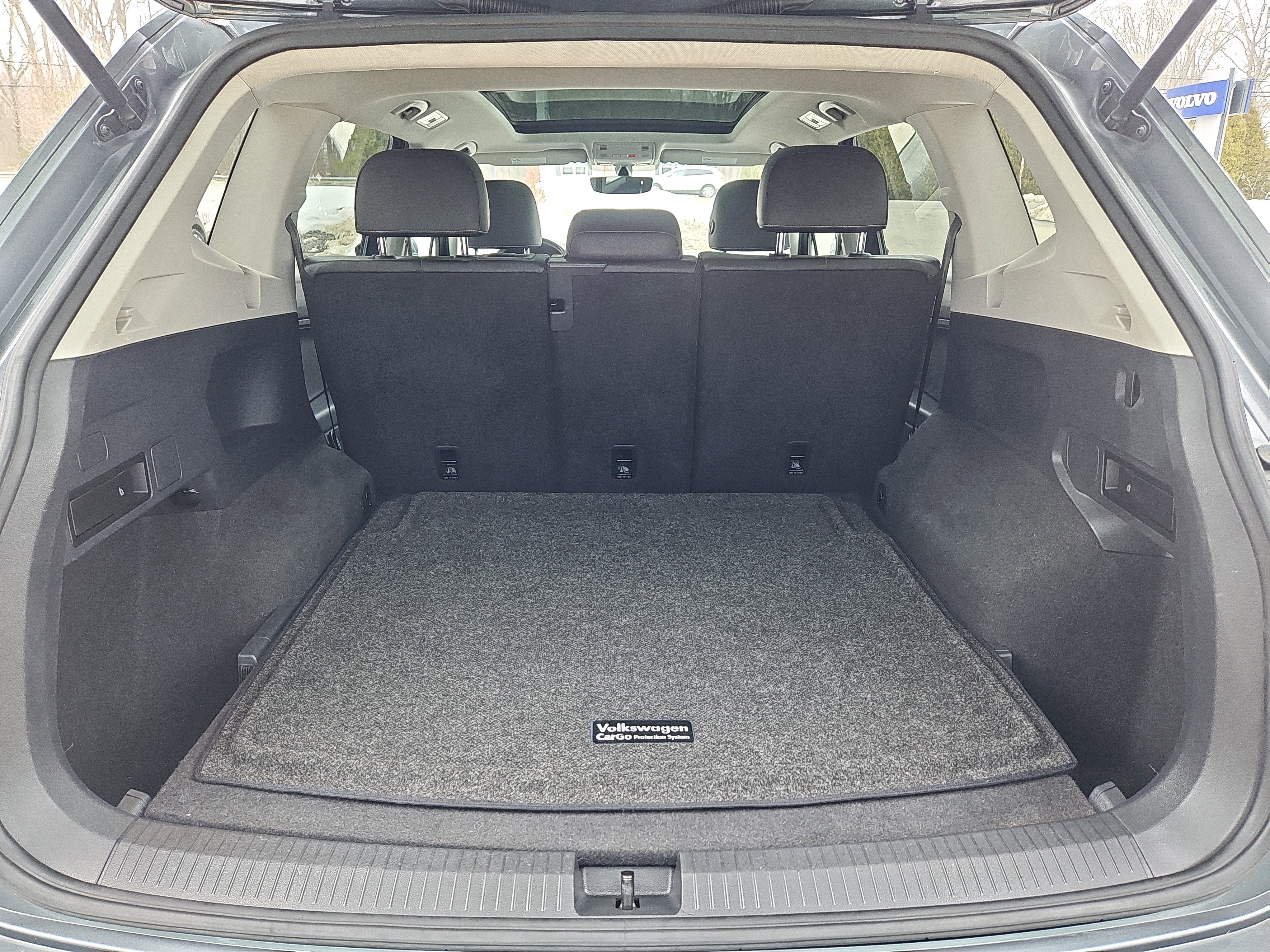 Used 2021 Volkswagen Tiguan SE w/ Panoramic Sunroof Package image 31