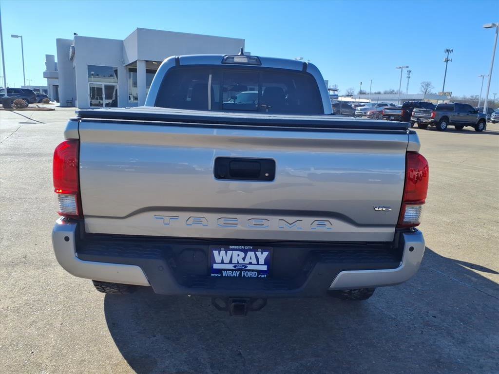 Used 2016 Toyota Tacoma TRD Off-Road image 3