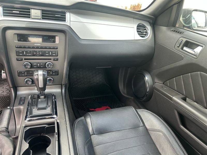 Used 2013 Ford Mustang Premium RWD image 13