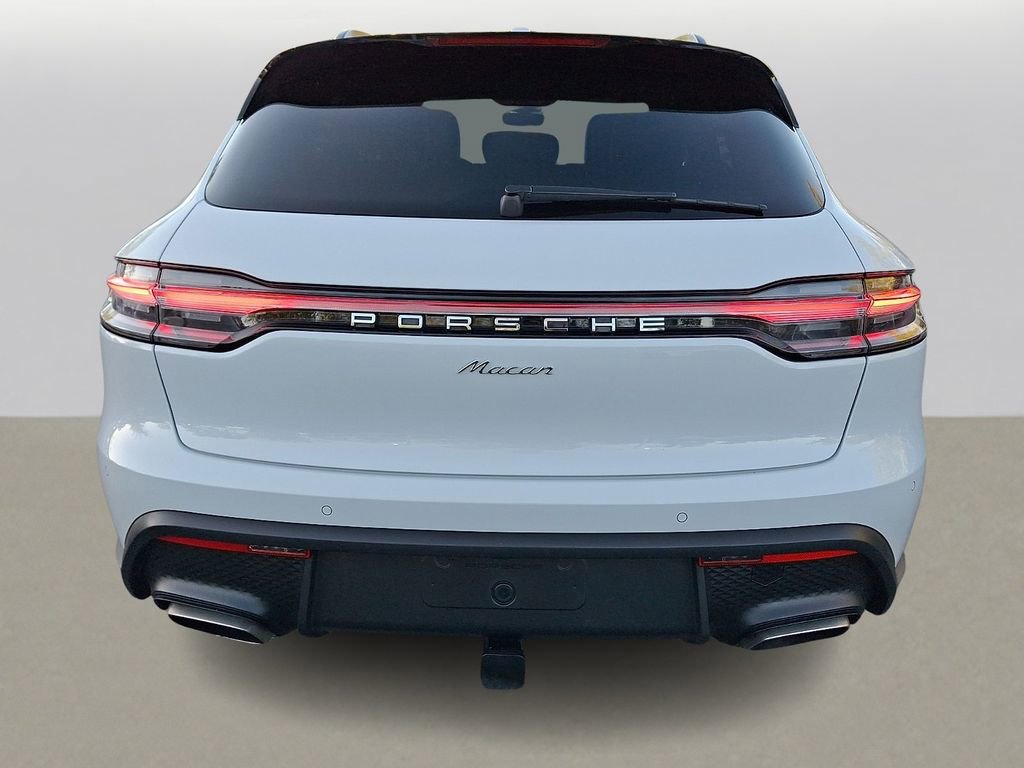 Used 2025 Porsche Macan AWD/4WD image 4