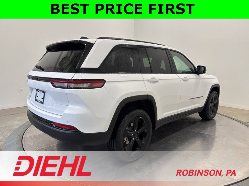 New 2025 Jeep Grand Cherokee Altitude image 7