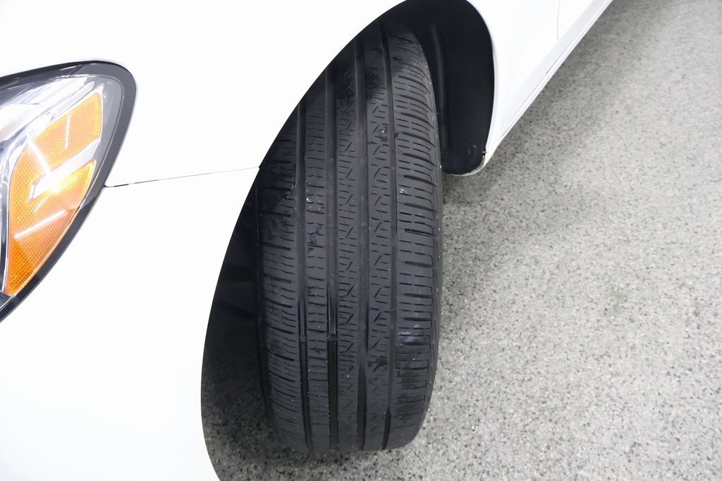 Certified 2018 Mercedes-Benz C 300 4MATIC Sedan image 4