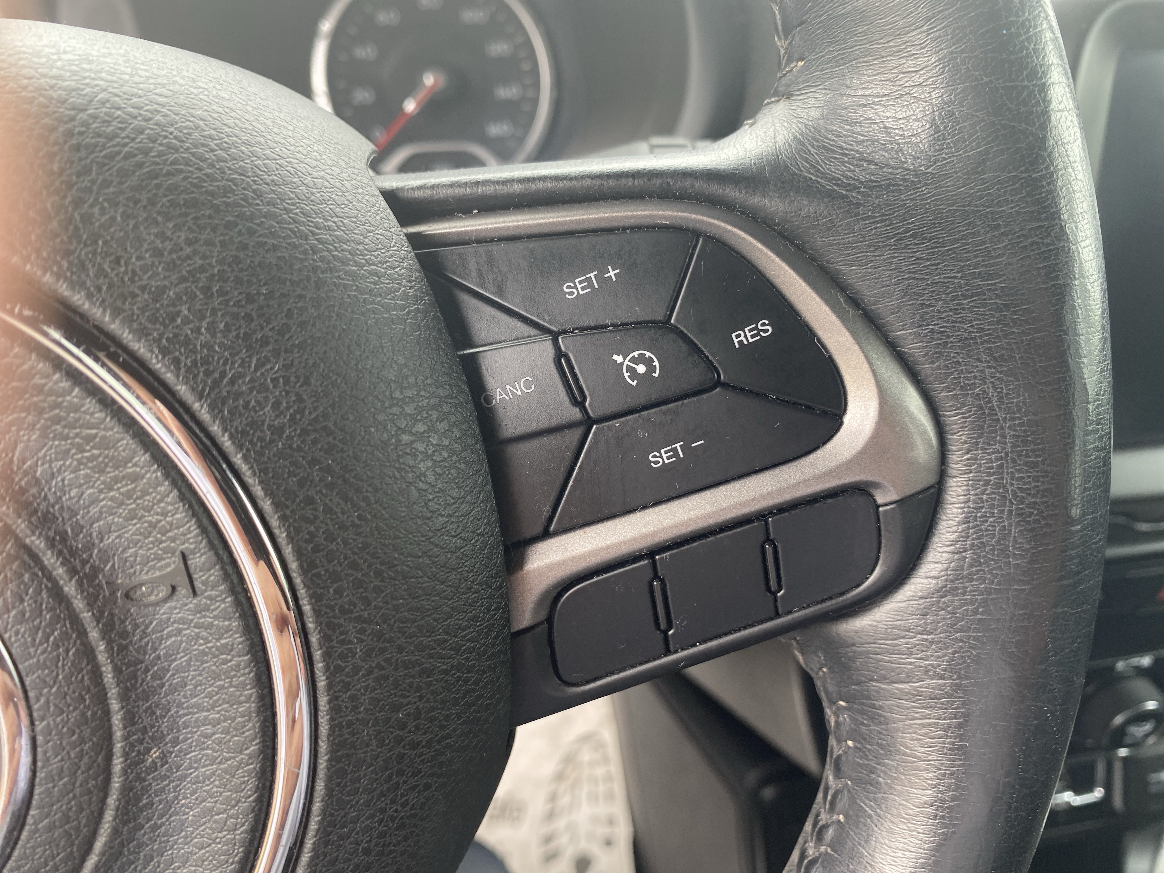 Used 2020 Jeep Renegade Altitude AWD/4WD image 12