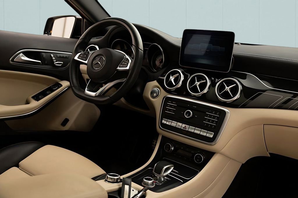 Used 2018 Mercedes-Benz GLA 45 AMG 4MATIC image 35