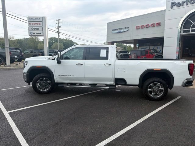 Used 2025 GMC Sierra 3500 SLT w/ SLT Premium Package AWD/4WD image 7