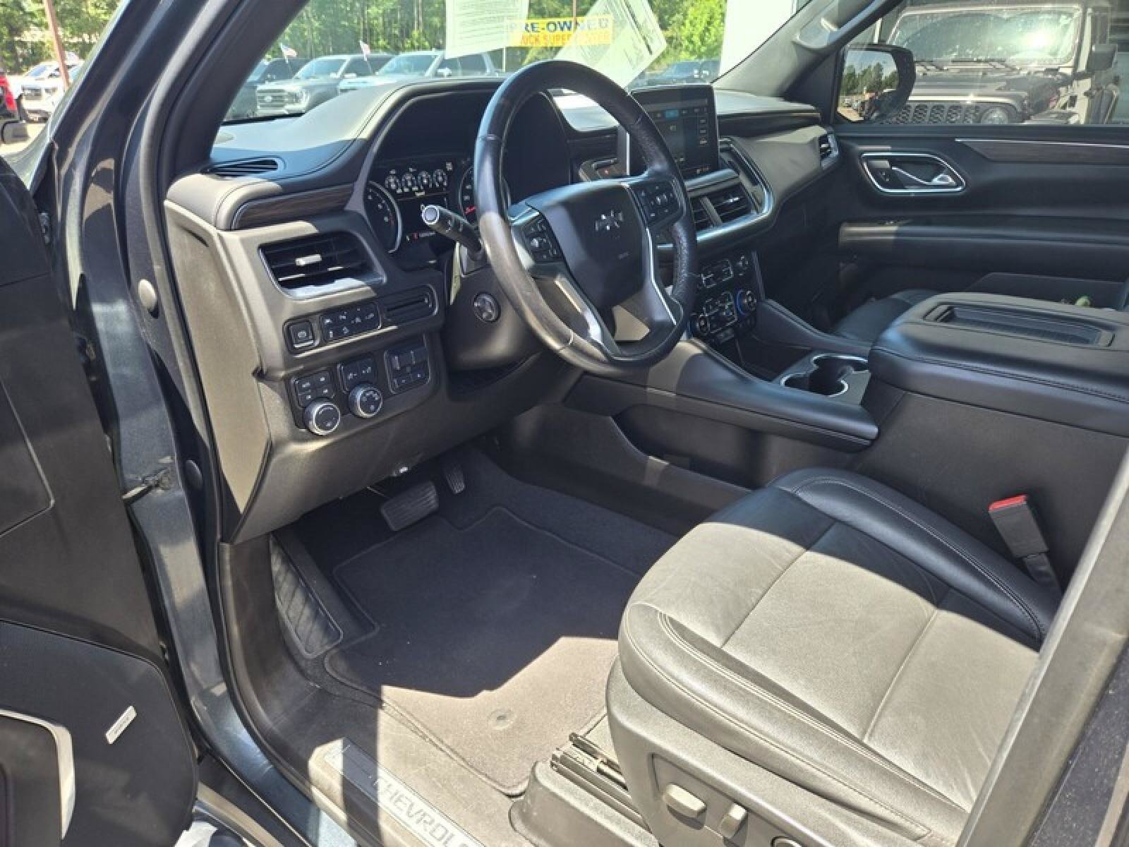 Used 2021 Chevrolet Suburban Z71 w/ Z71 Off-Road Package AWD/4WD image 20