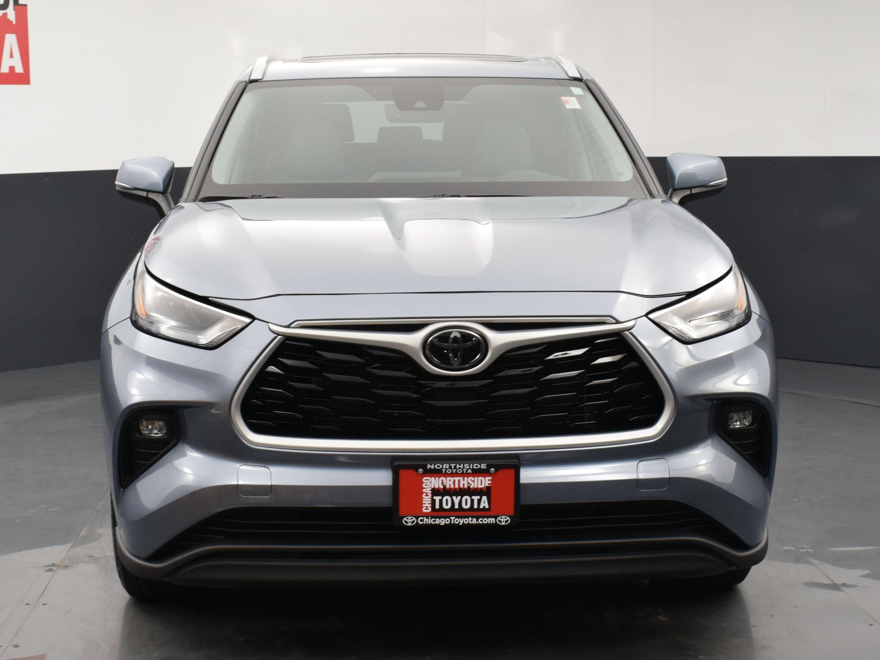 Used 2024 Toyota Highlander XLE AWD/4WD image 7