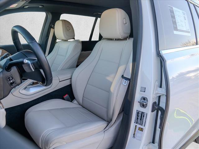 Used 2025 Mercedes-Benz GLS 450 4MATIC image 17
