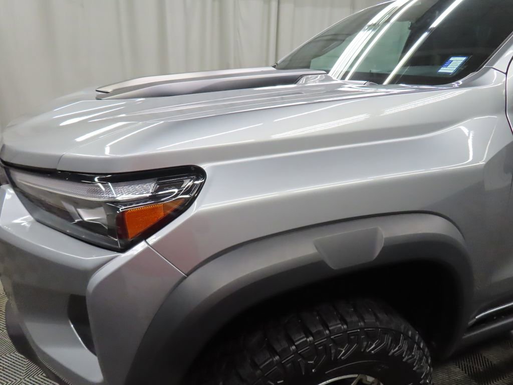 Used 2024 Chevrolet Colorado ZR2 w/ Safety Package image 32