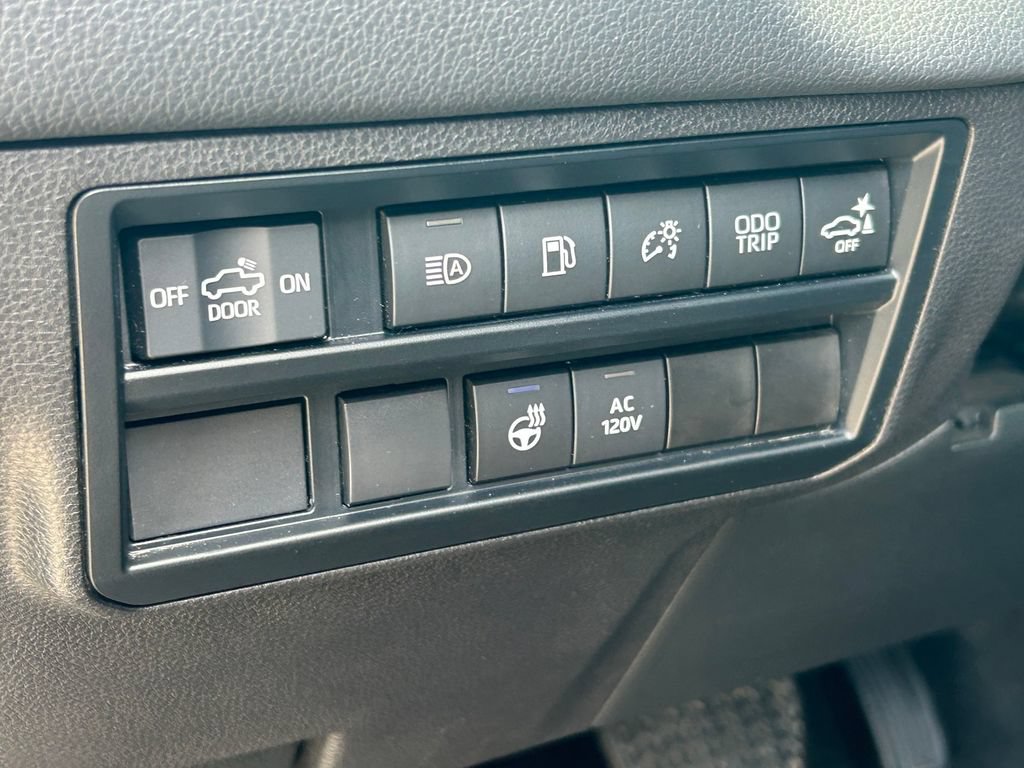 Used 2024 Toyota Tundra Limited AWD/4WD image 27