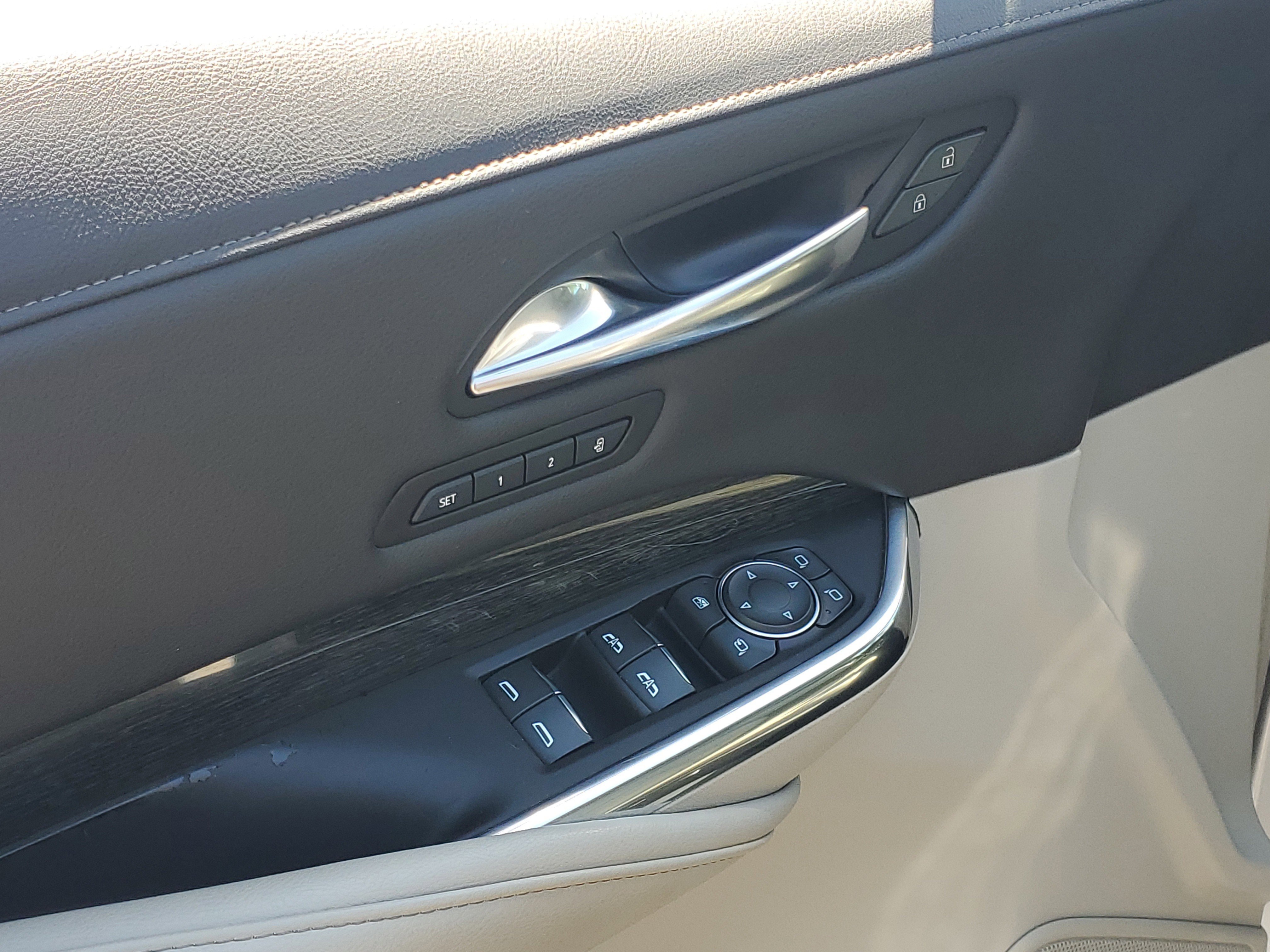 Used 2019 Cadillac XT4 Premium Luxury FWD image 22