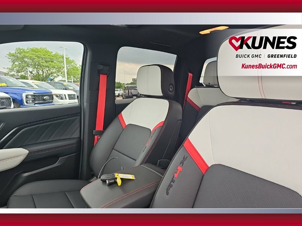 Used 2025 GMC Canyon AT4 w/ AT4X Package AWD/4WD image 14
