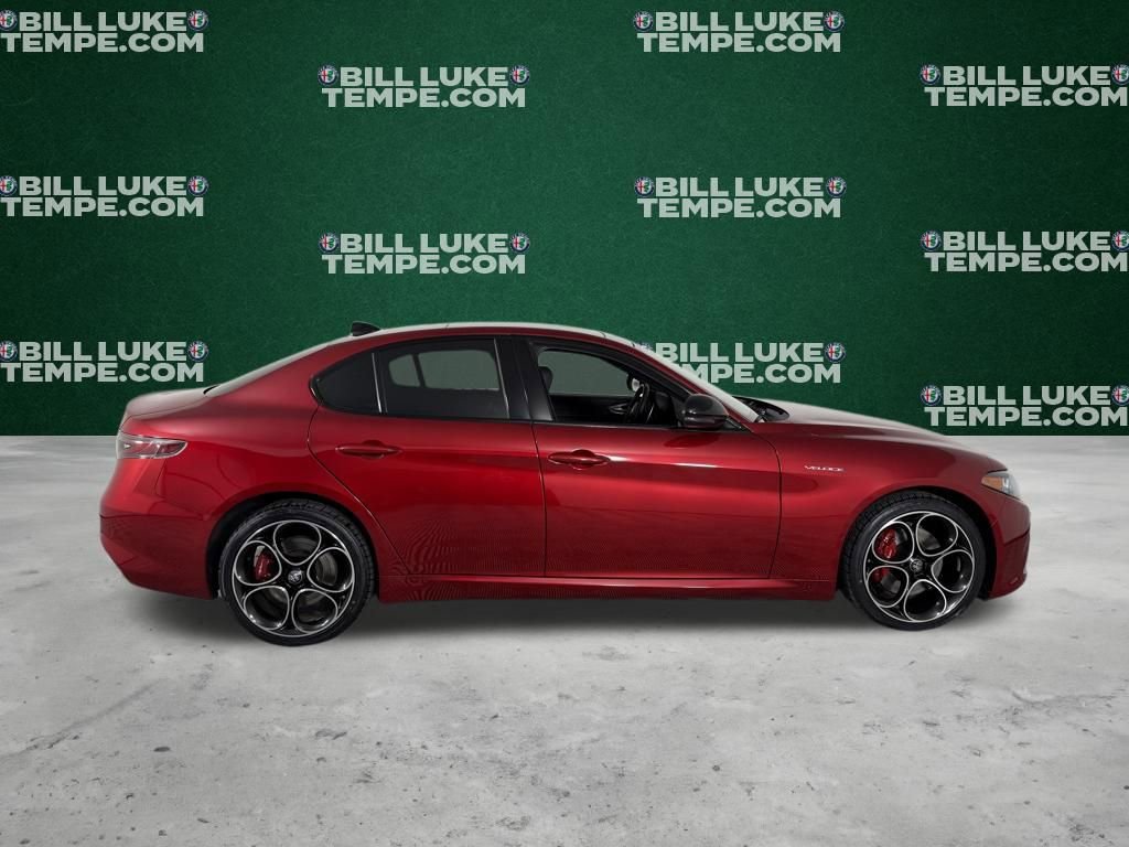 Used 2024 Alfa Romeo Giulia Veloce image 4