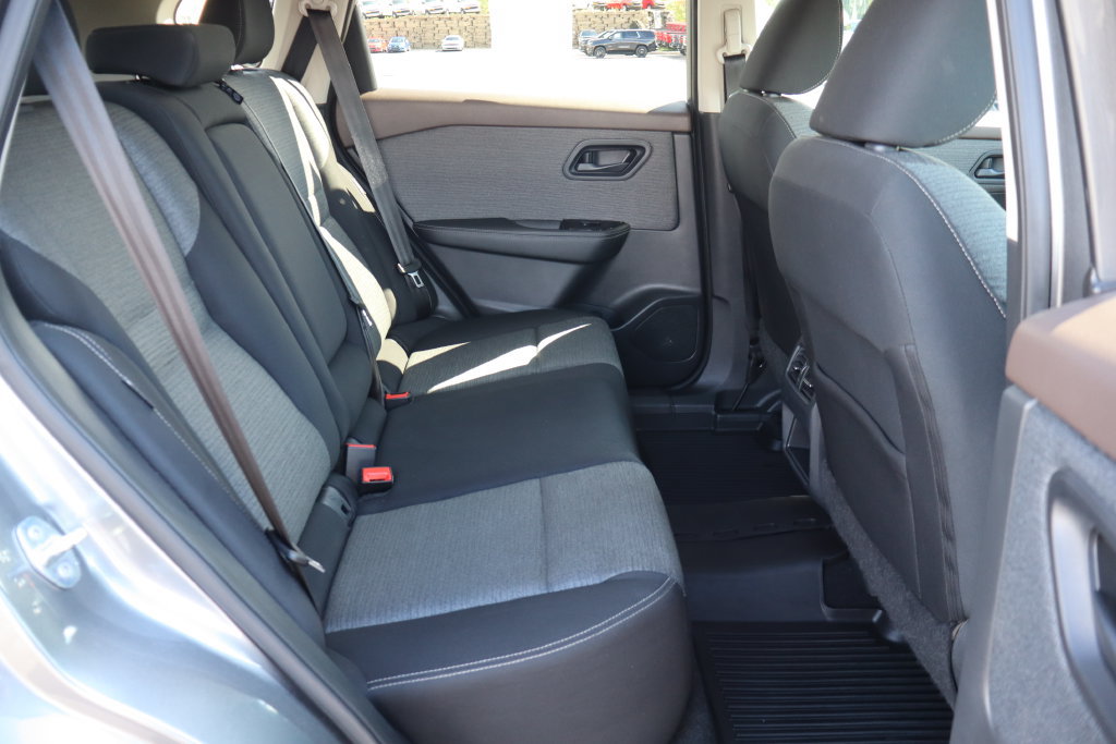 Used 2021 Nissan Rogue S AWD/4WD image 18