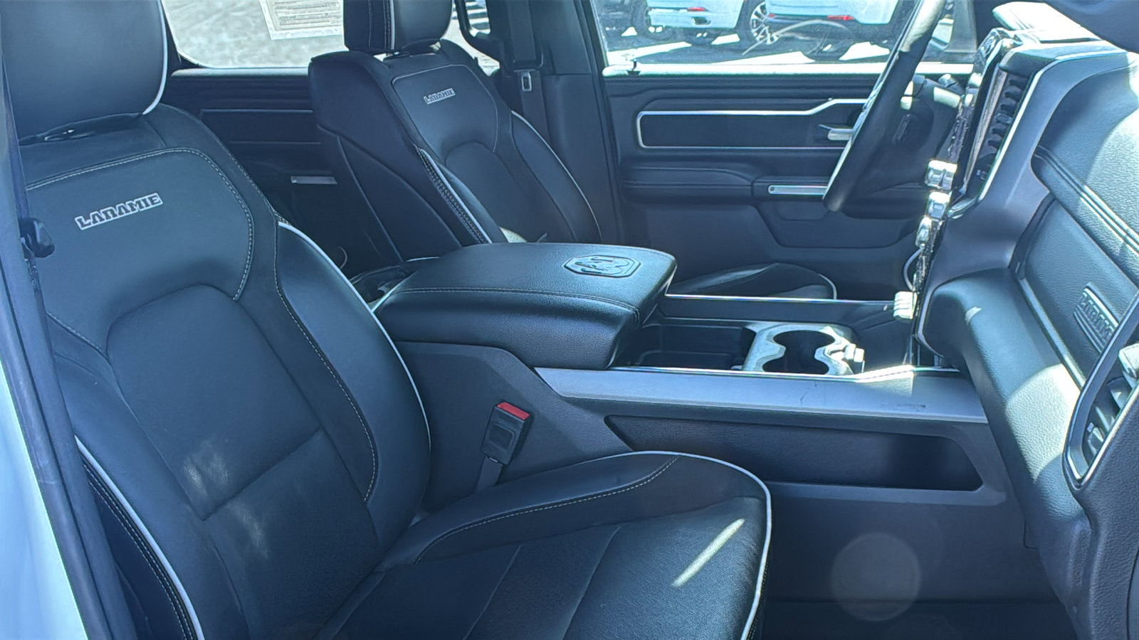 Used 2025 RAM 1500 Laramie AWD/4WD image 16