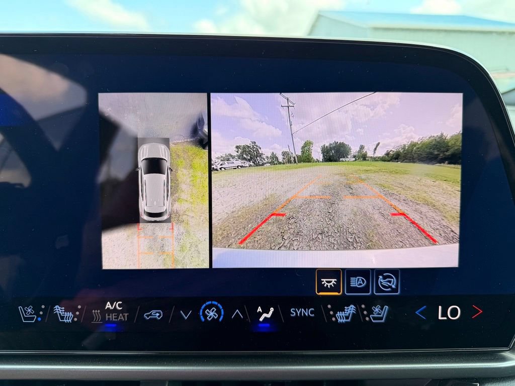 Used 2024 Chevrolet Equinox EV RS FWD image 26