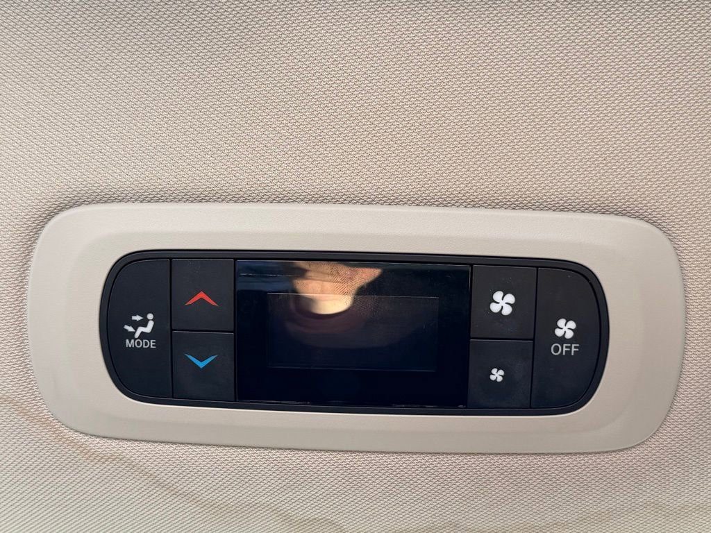 Certified 2022 Chrysler Voyager LX image 34