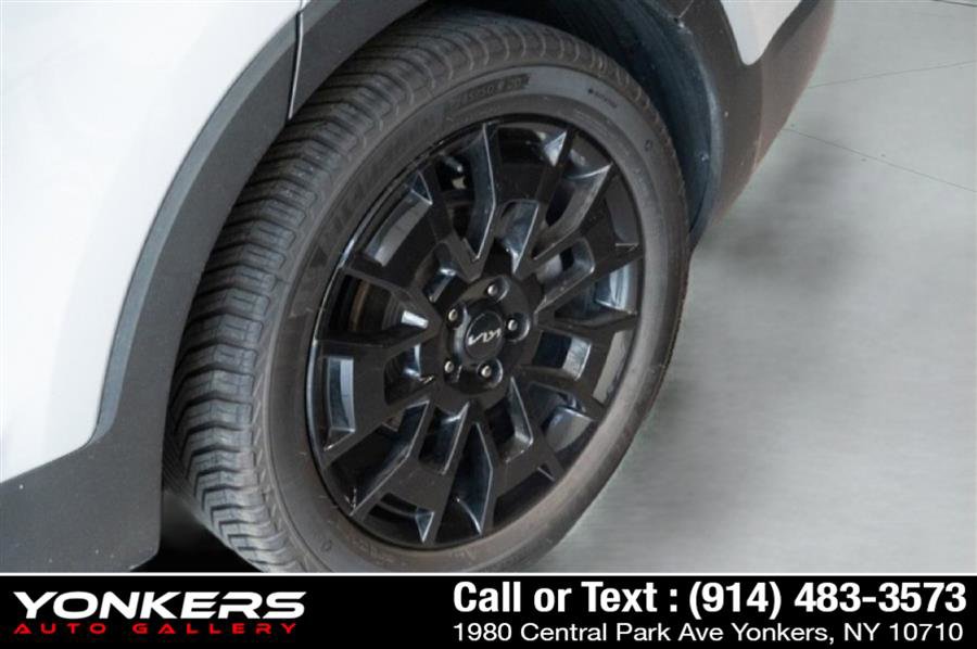 Used 2022 Kia Telluride SX w/ SX Prestige Package image 18