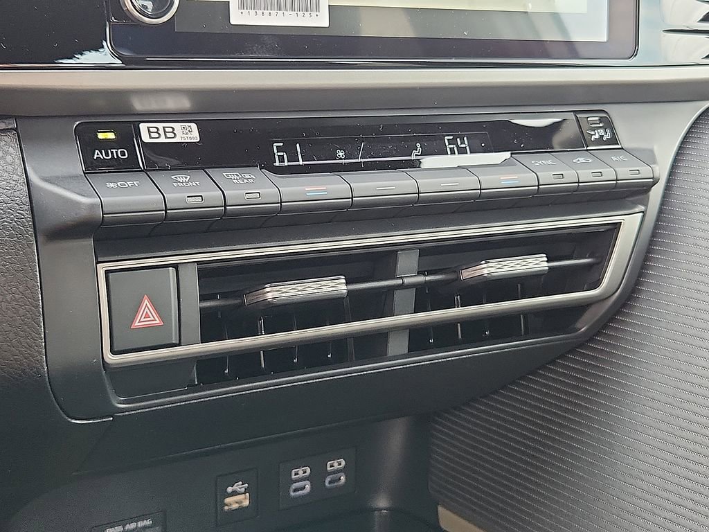 New 2026 Toyota Camry SE image 11