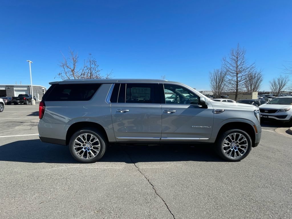 New 2026 GMC Yukon XL Denali w/ Sun & Power Step Package AWD/4WD image 9