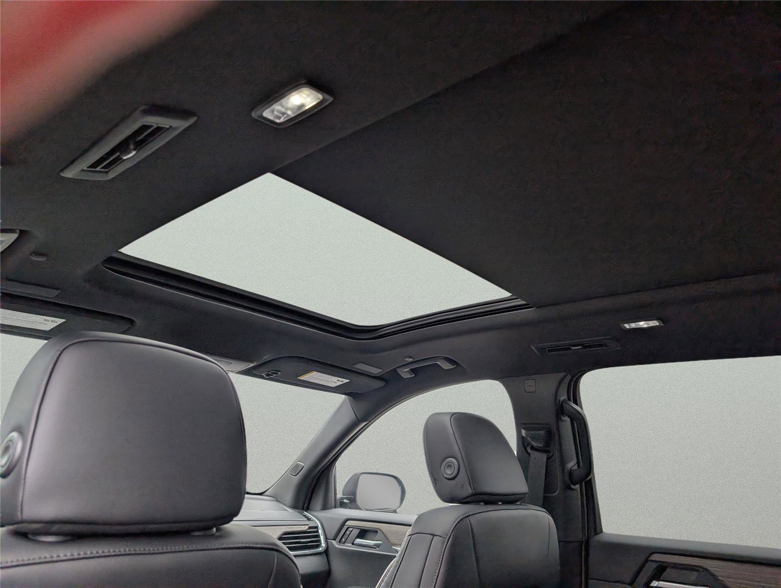 New 2026 GMC Acadia Denali w/ Super Cruise Package image 16