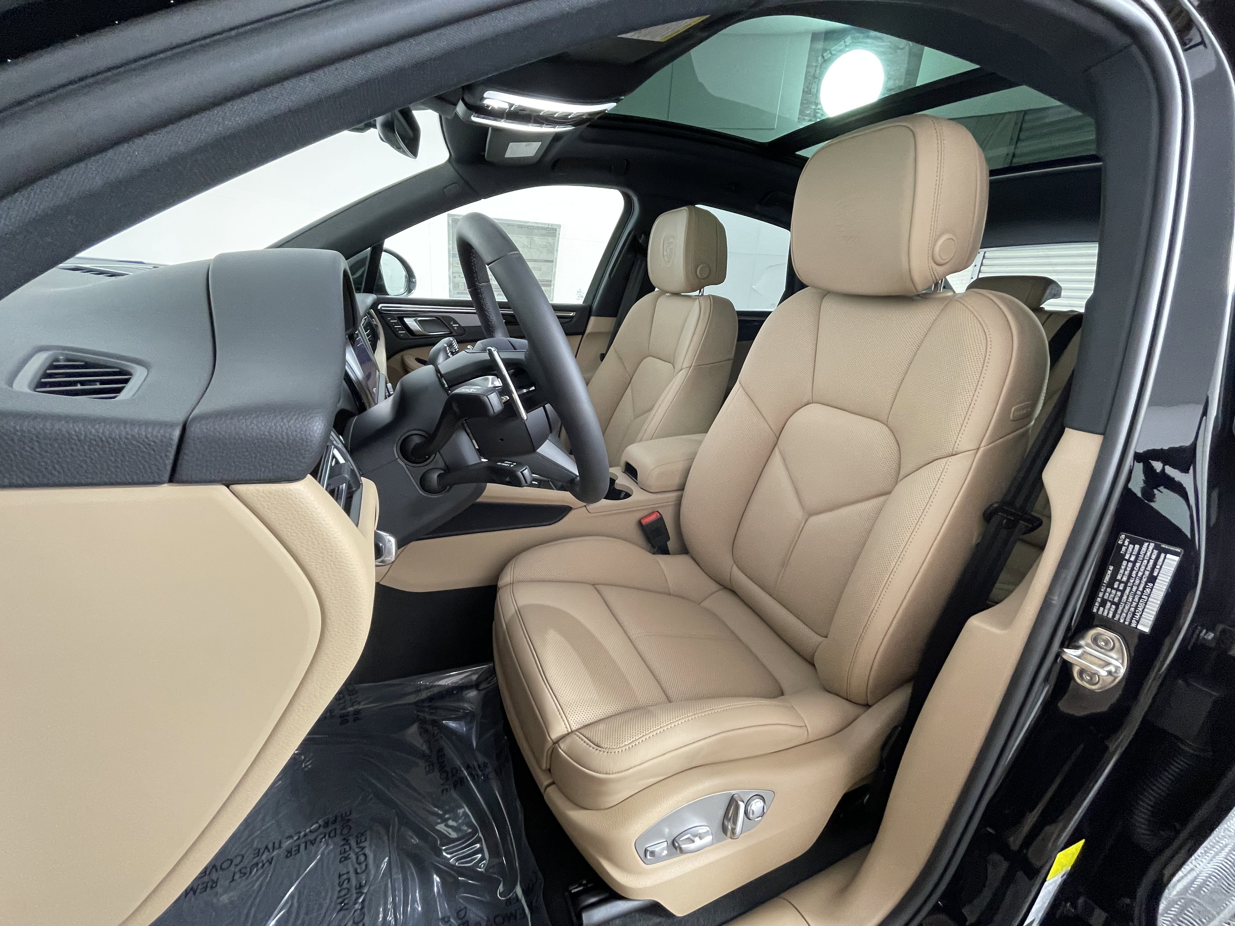 New 2026 Porsche Macan image 5