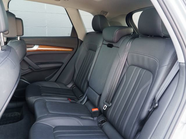 Used 2023 Audi Q5 2.0T Premium Plus w/ Premium Plus Package AWD/4WD image 18