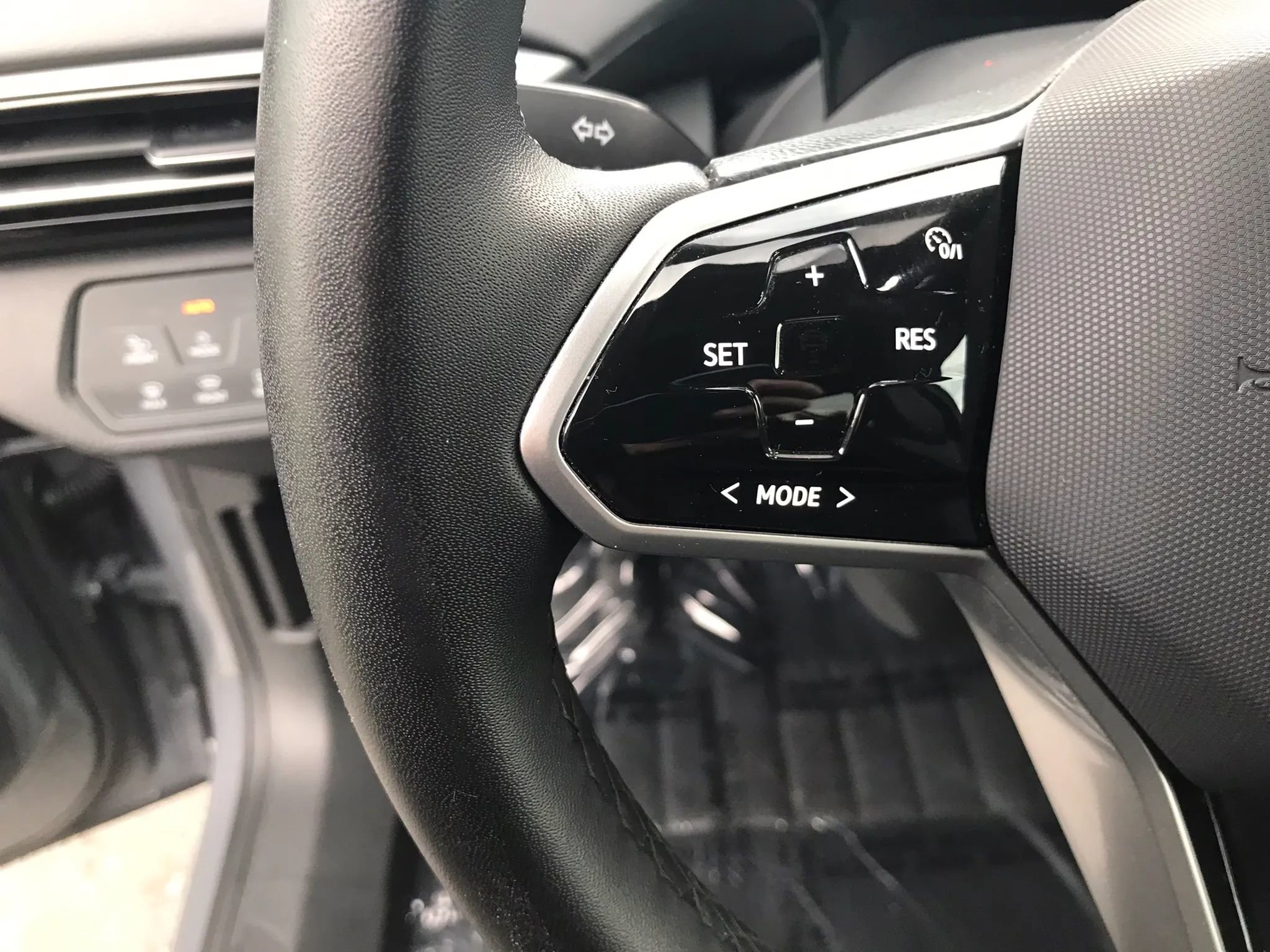 Used 2023 Volkswagen ID.4 Pro S Plus image 17