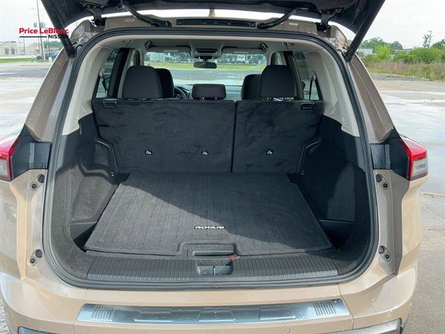 Used 2025 Nissan Rogue SV image 15