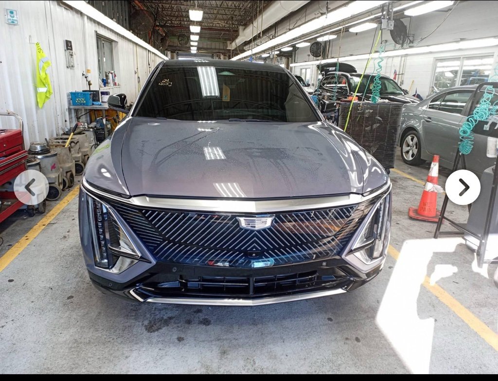 Used 2024 Cadillac Lyriq Luxury w/ LPO, Floor Liner Package image 3