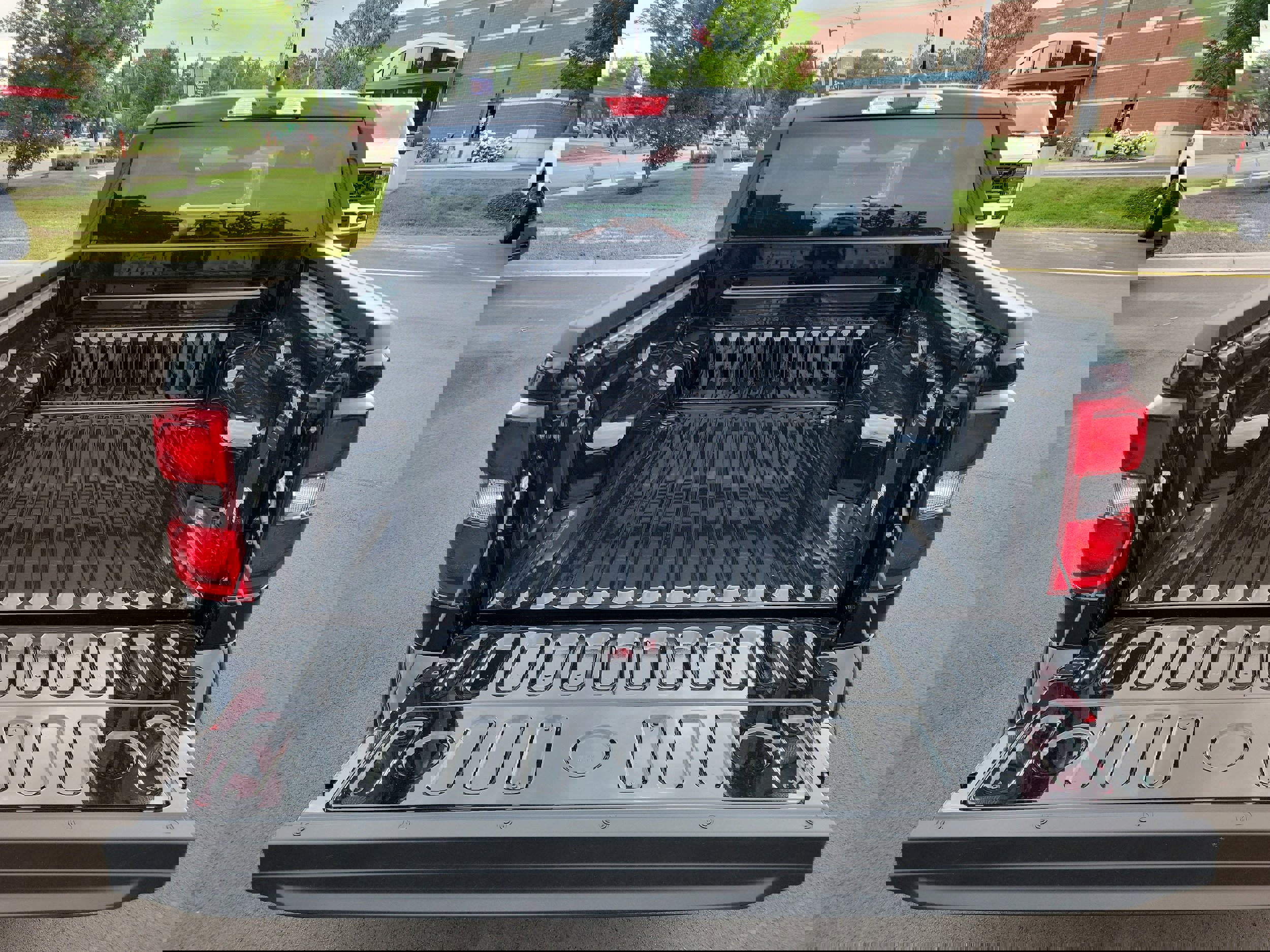 New 2025 Ford Maverick Lobo image 8