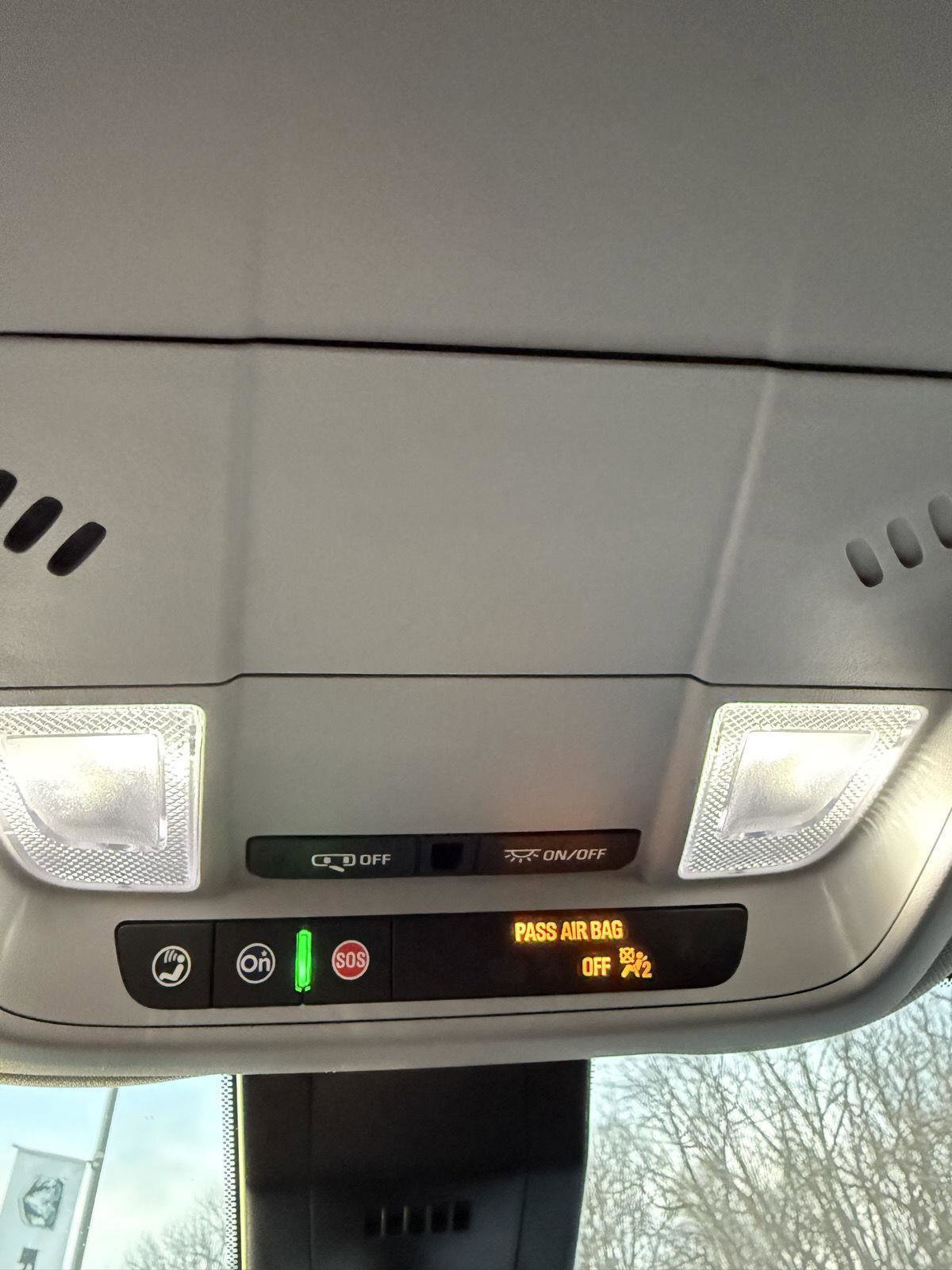 Used 2024 GMC Terrain SLE w/ Driver Convenience Package image 15