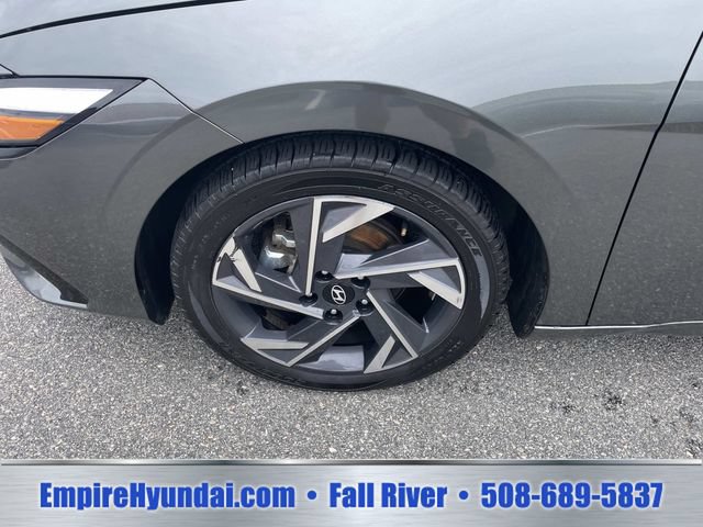 Used 2024 Hyundai Elantra Limited FWD image 10