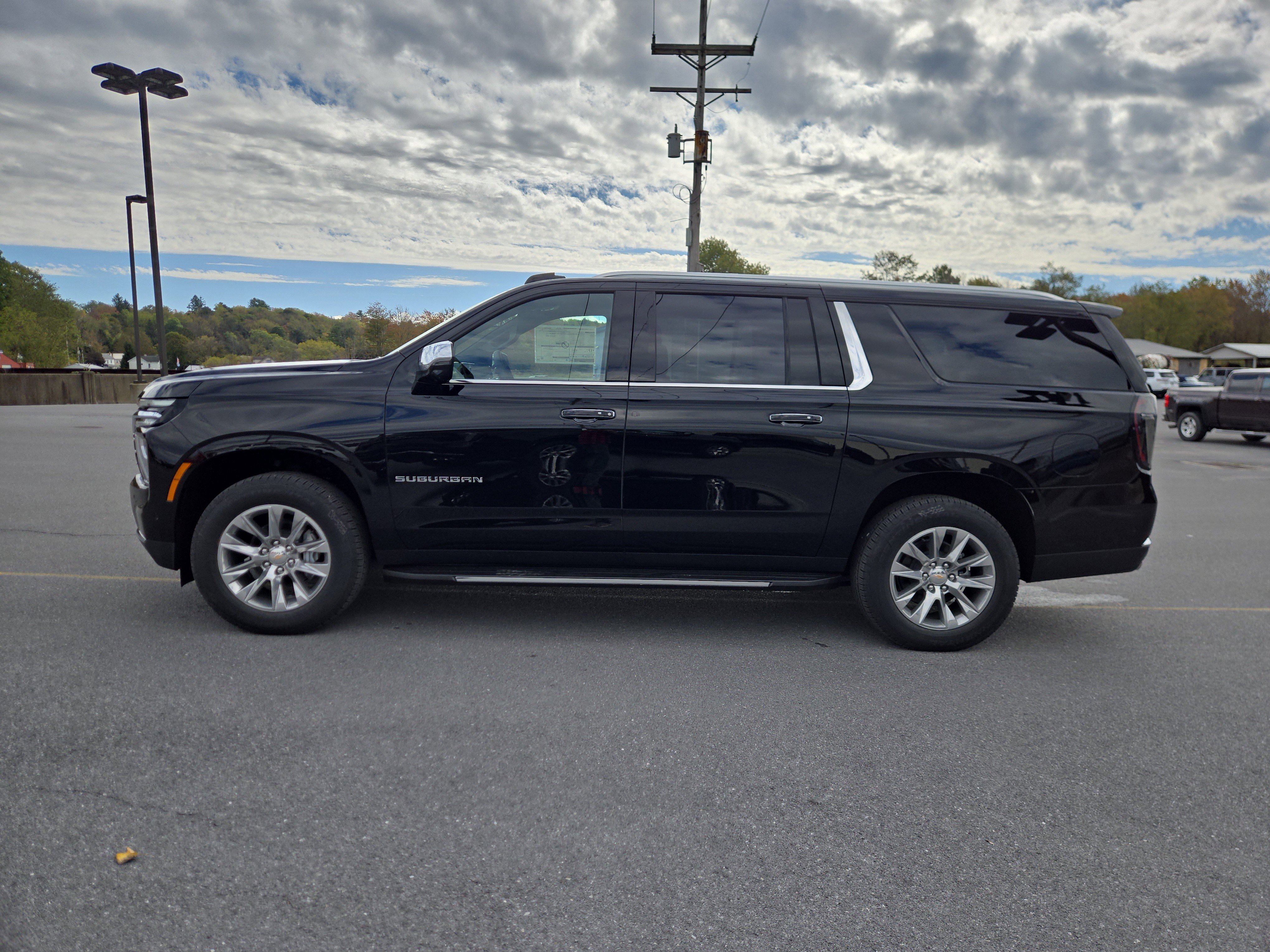 New 2026 Chevrolet Suburban Premier image 7