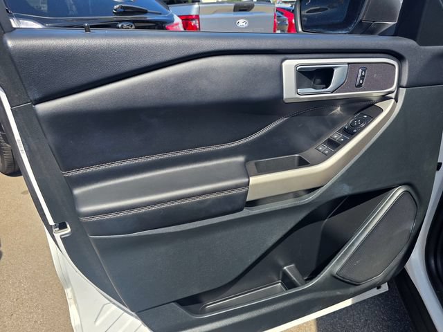 Used 2023 Ford Explorer XLT w/ Equipment Group 202A RWD image 8