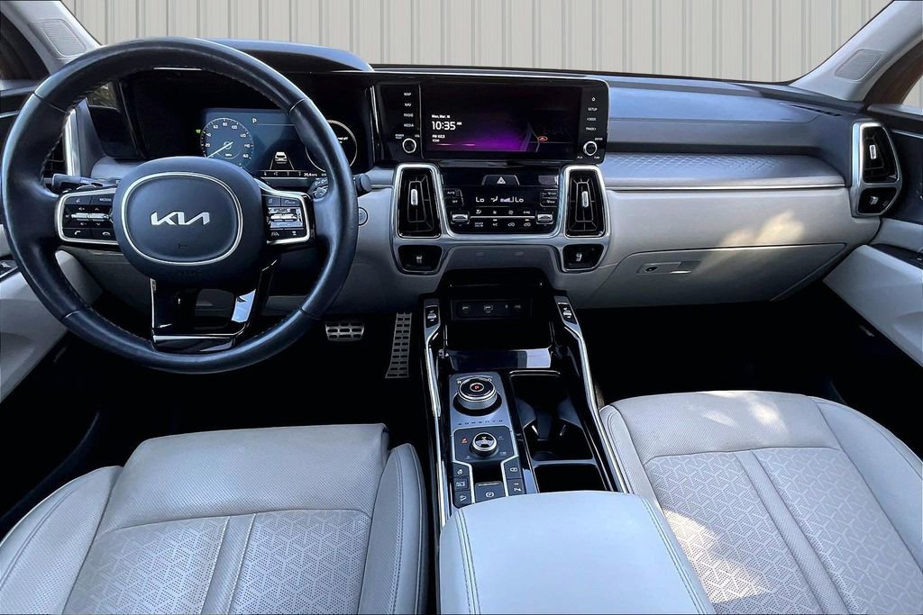 Used 2023 Kia Sorento SX Prestige w/ Panoramic Sunroof Package image 6