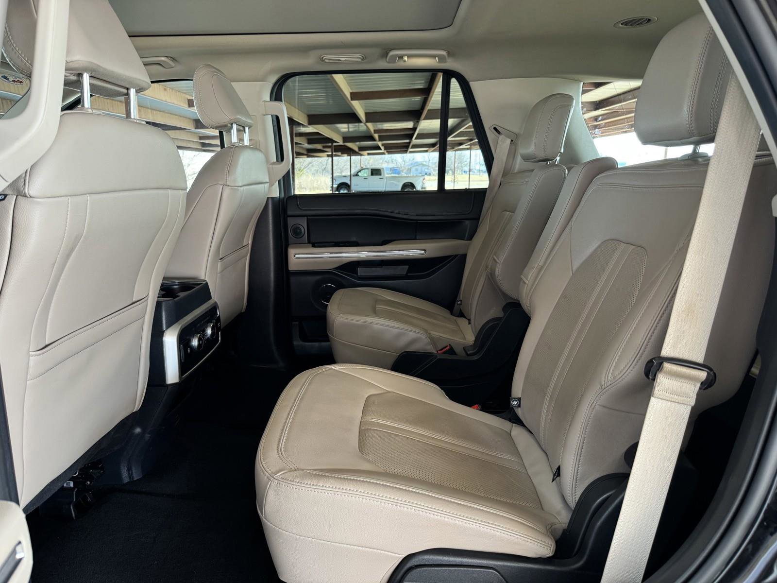 Used 2024 Ford Expedition Limited image 30
