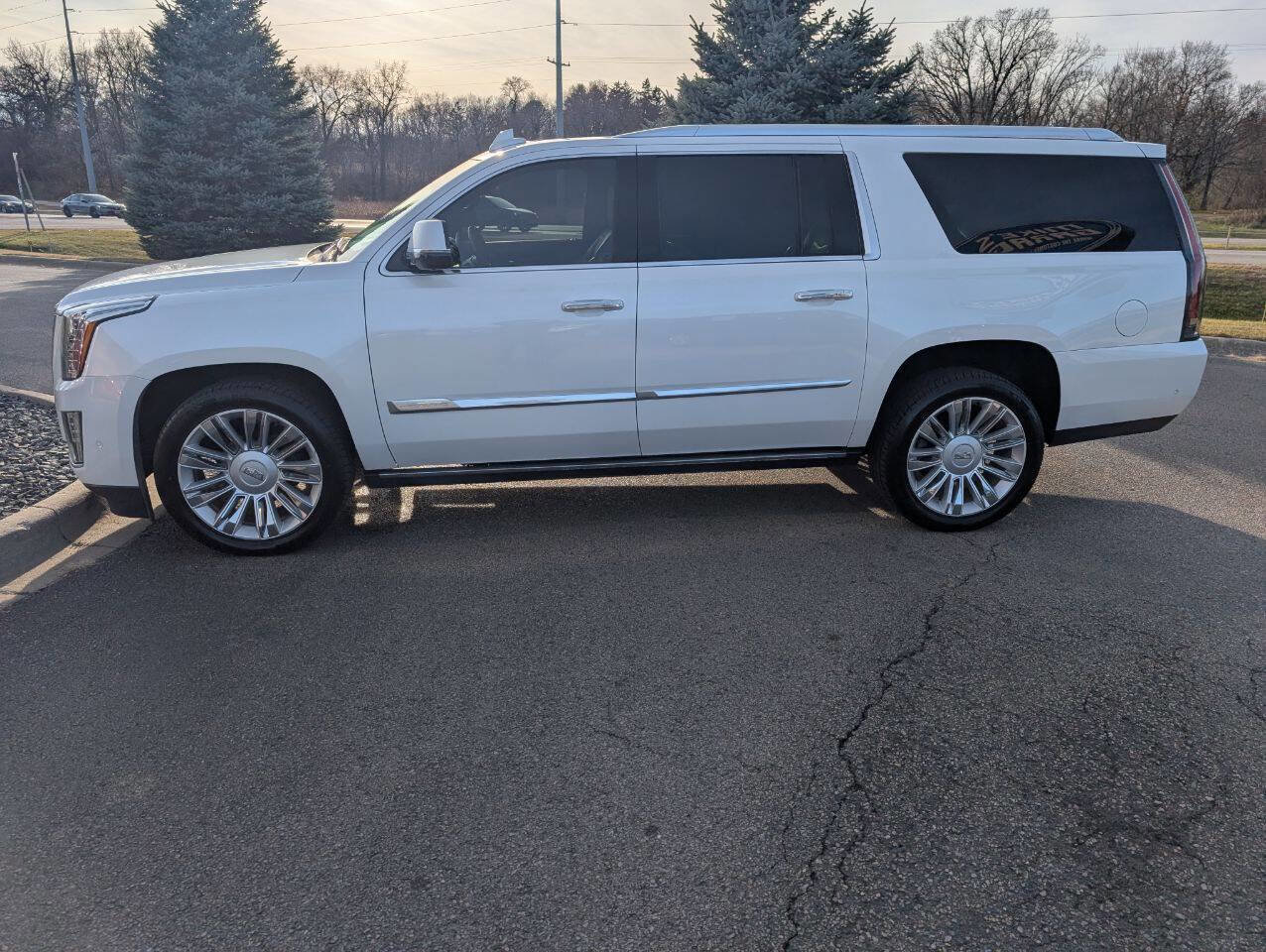 Used 2019 Cadillac Escalade ESV Platinum image 6