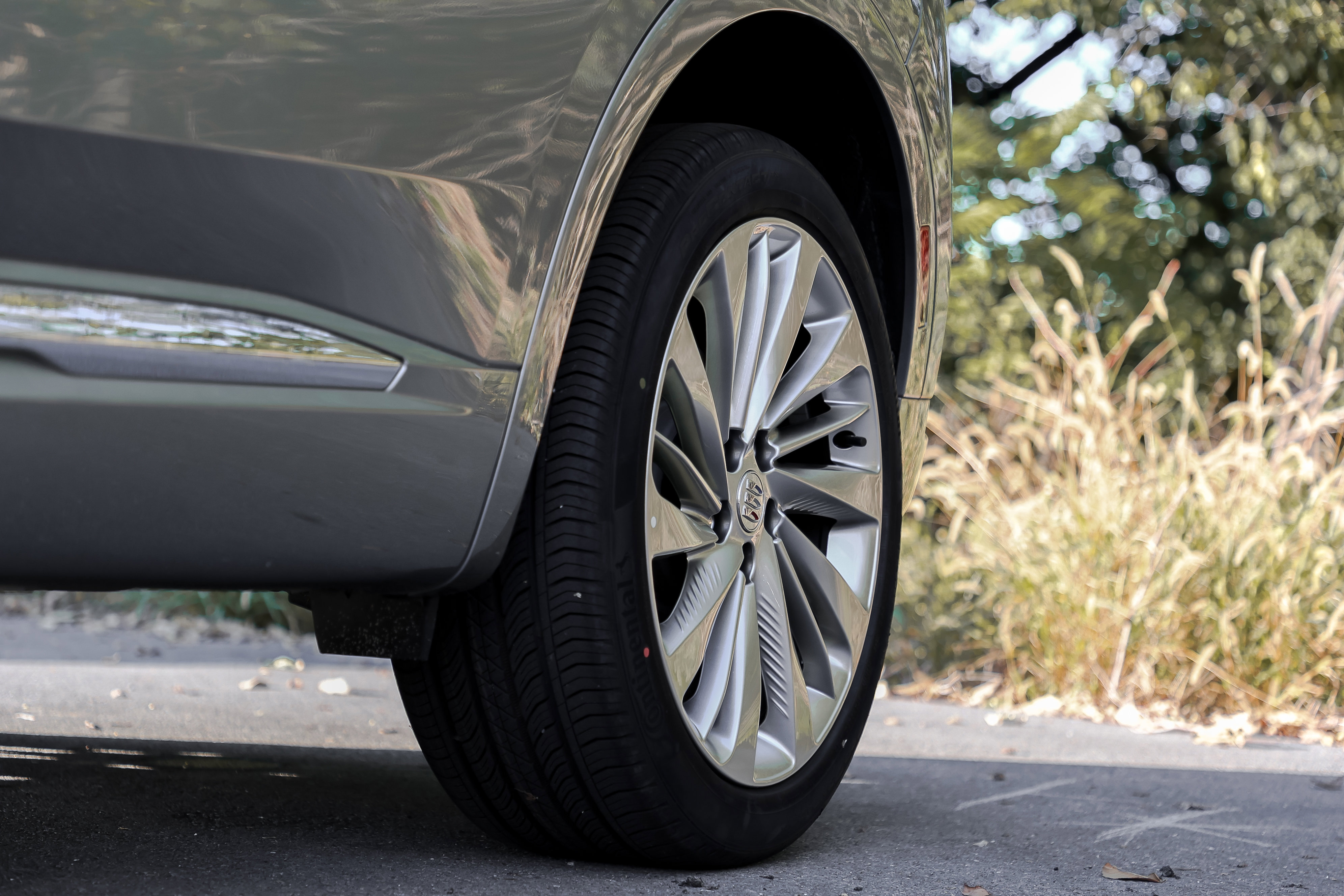 New 2024 Buick Envision Avenir image 4