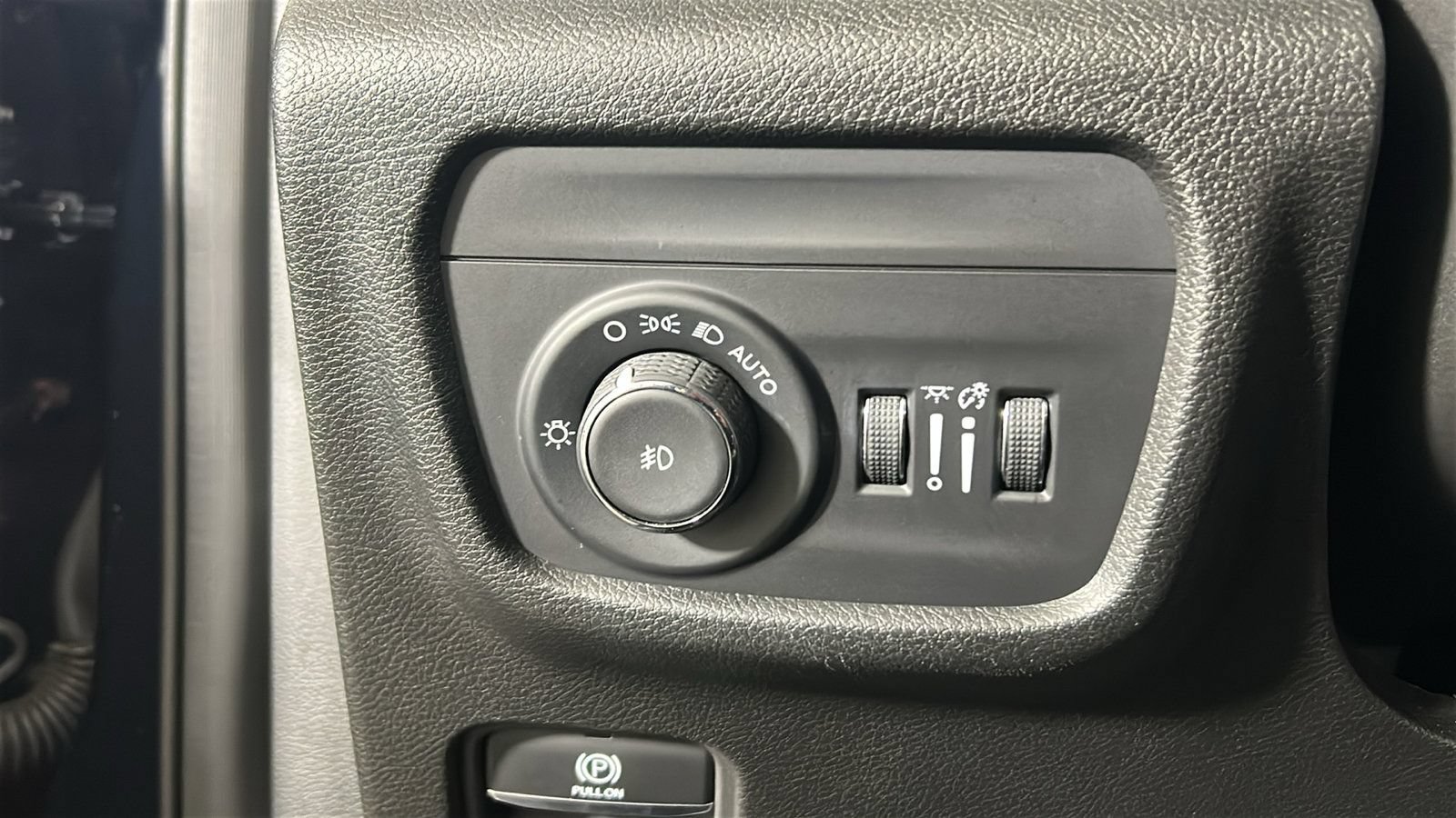 Used 2023 Jeep Grand Cherokee L Limited AWD/4WD image 21