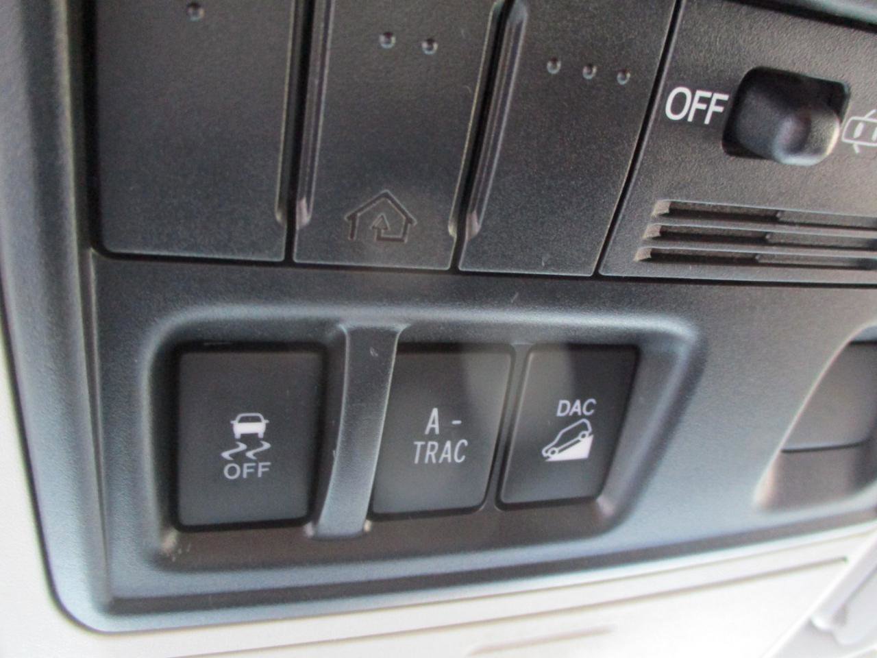 Used 2010 Toyota 4Runner SR5 AWD/4WD image 19