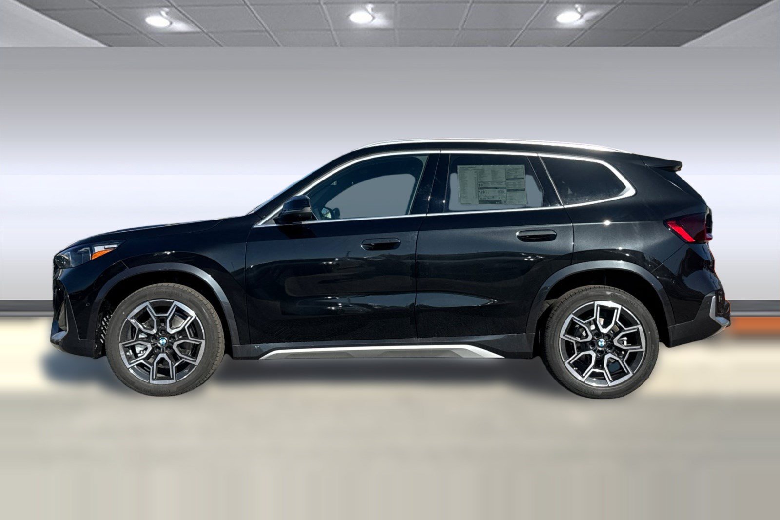 Used 2026 BMW X1 xDrive28i w/ Technology Package AWD/4WD image 2